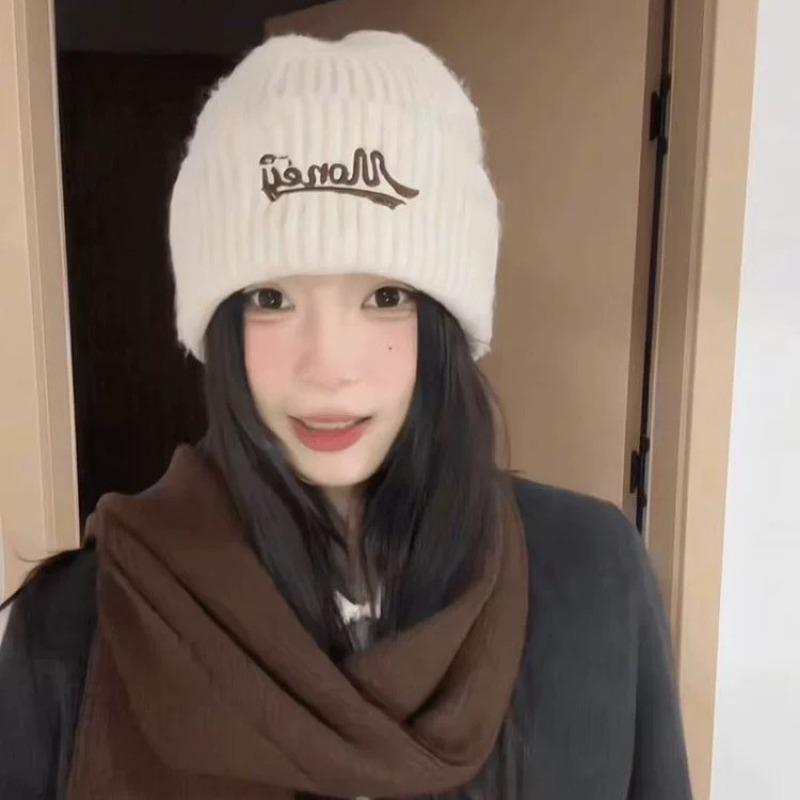 Hats for men and women autumn and winter new wool hats embroidered letters fashion knitted hats warm thickened cold hats