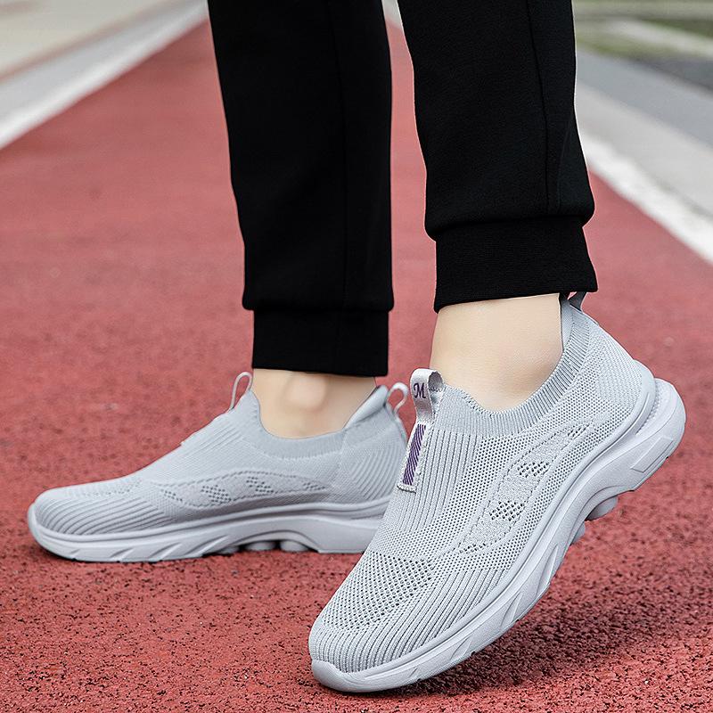 Spring, Summer and Autumn Mesh Shoes Breathable and Non-slip Mother Comfortable Casual Sports Shoes