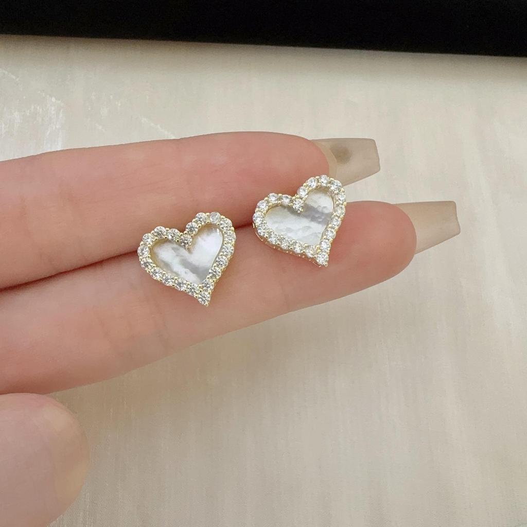 Exquisite Zircon Heart Shell Stud Earrings - Women's Fashion Light Luxury Style, Sweet & Versatile.