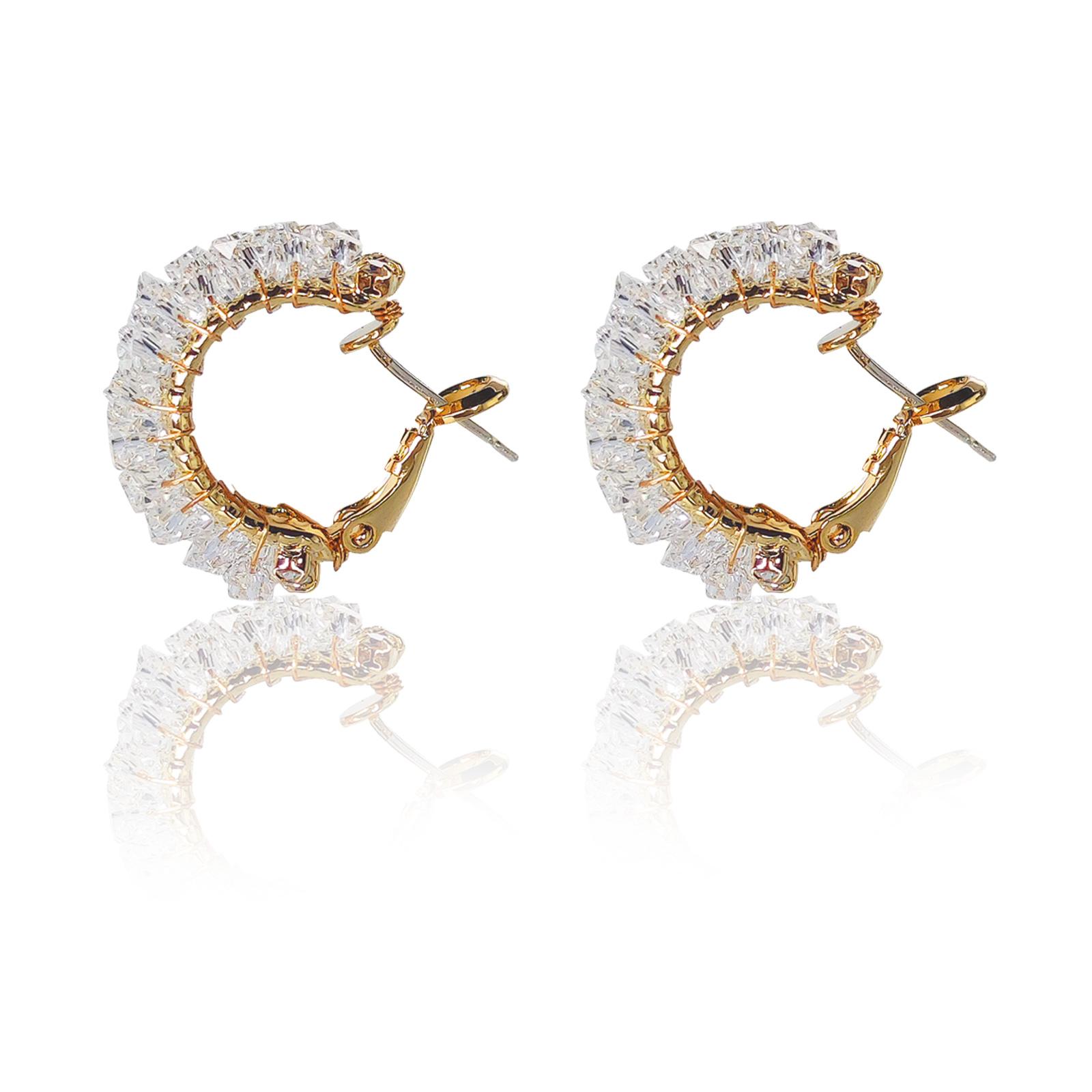 

Ее лаборатория | Женские серьги-каффы Huggie с позолотой 18 карат с кубическим цирконием