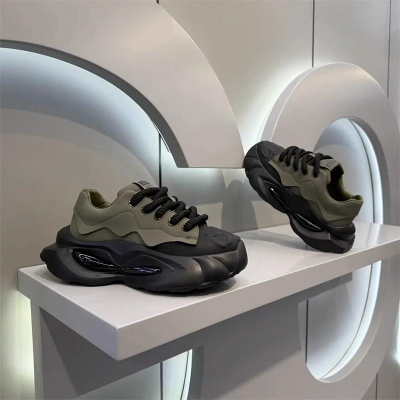 New Men's Classic Sneakers Trendy Versatile Fashion Casual Shoes Thick Soled Height Boosting Lightweight Running Shoes