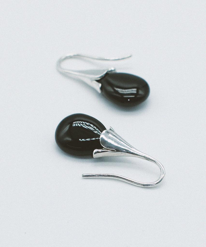 Marta 925 Silver. Pebble Earring_Blackbean