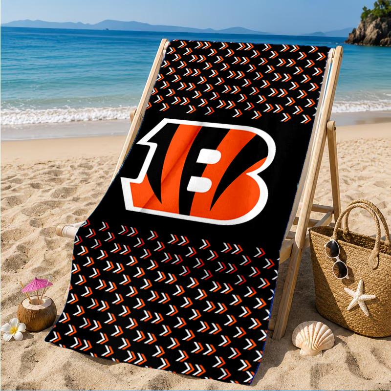 Cincinnati Bengals Helm Strandtuch, Mikrofaser-Strandtuch, Perfekt für Pool, Strand, Reisen, Heimdekoration Strandparty Fan-Geschenke