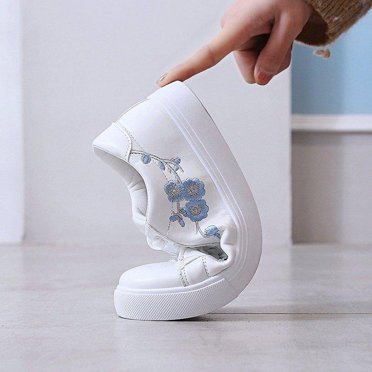 Summer embroidery white shoes women's spring new products student thick baseplate shoes fresh plum blossom