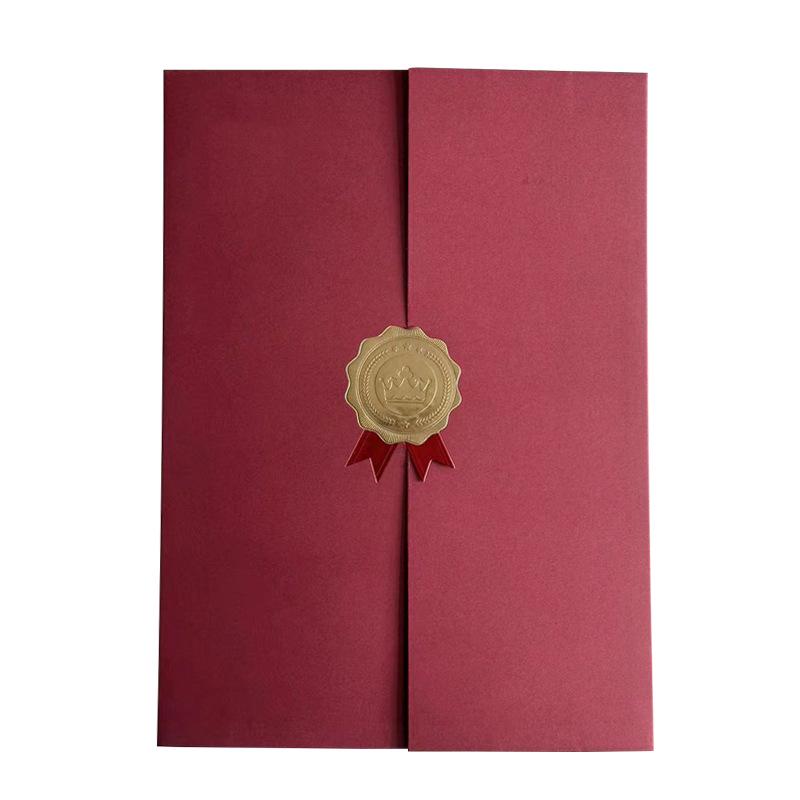 

Трехсекционный Почетный Сертификат с толстой обложкой горячего тиснения, печатные страницы формата А4 для назначений и уведомлений