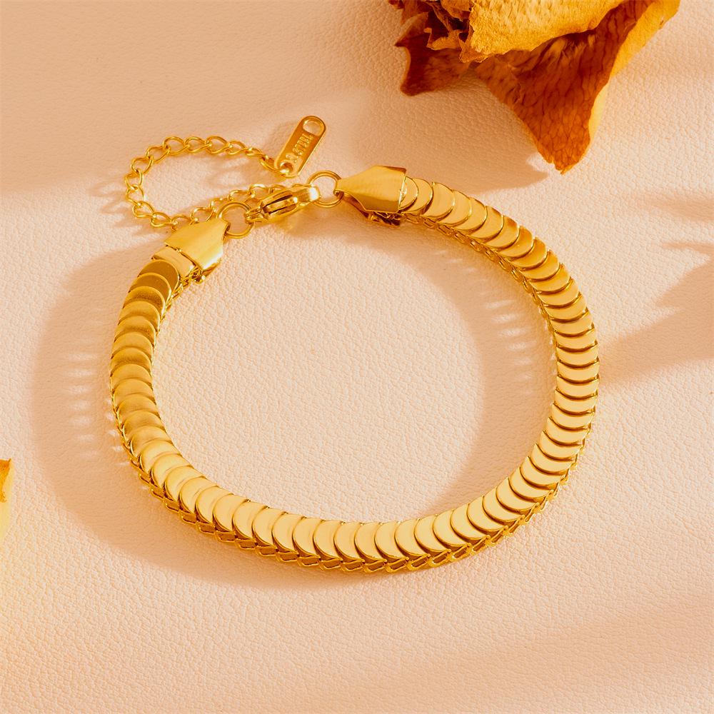 Fashionable Stainless Steel Fish Scale Bracelet for Women - Tarnish-Resistant INS Style
