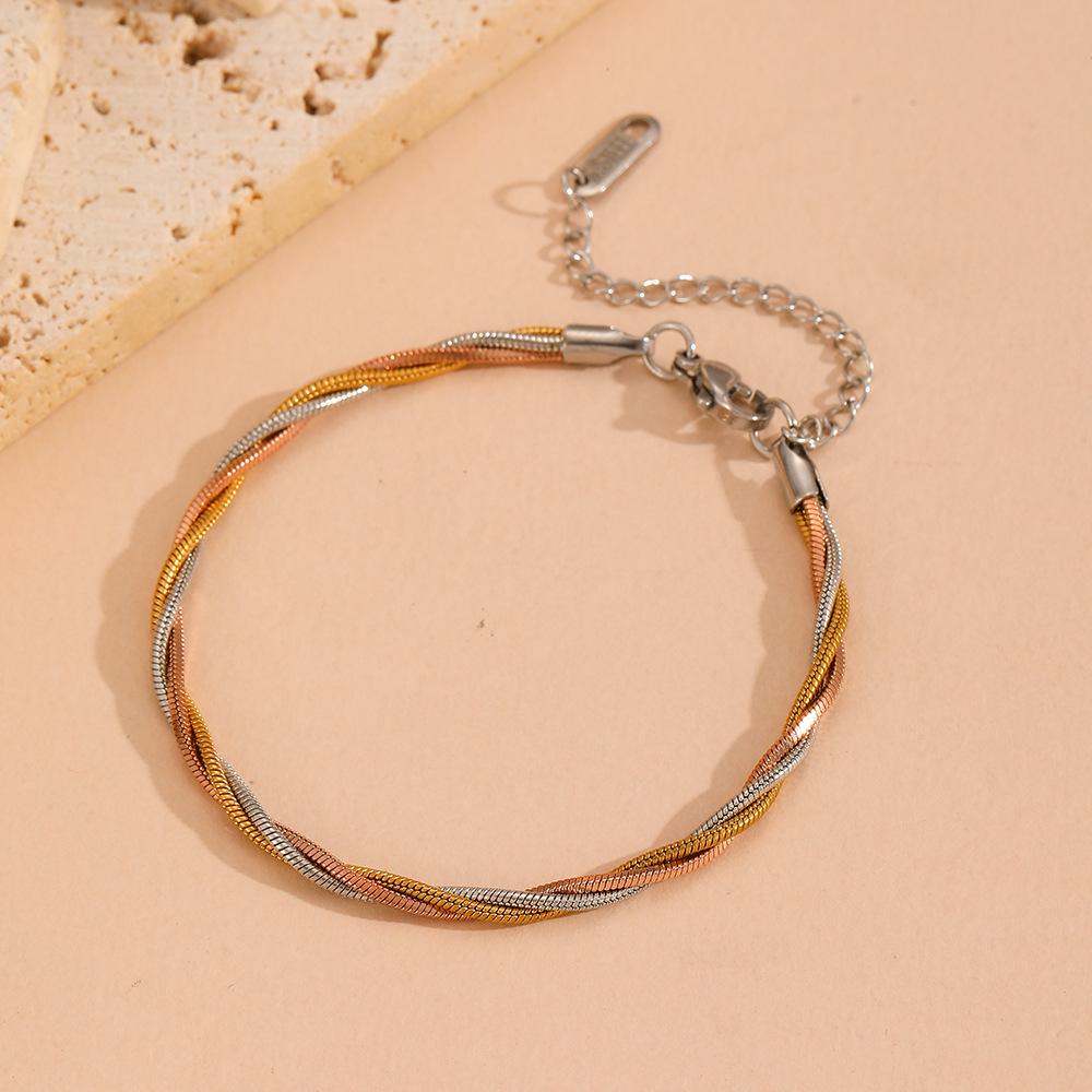 Elegantes dreilagiges geflochtenes Edelstahl-Schmuckset: Schlangen Zopf Europäischer Amerikanischer Stil, Farbecht 18K Titanstahl für Damen