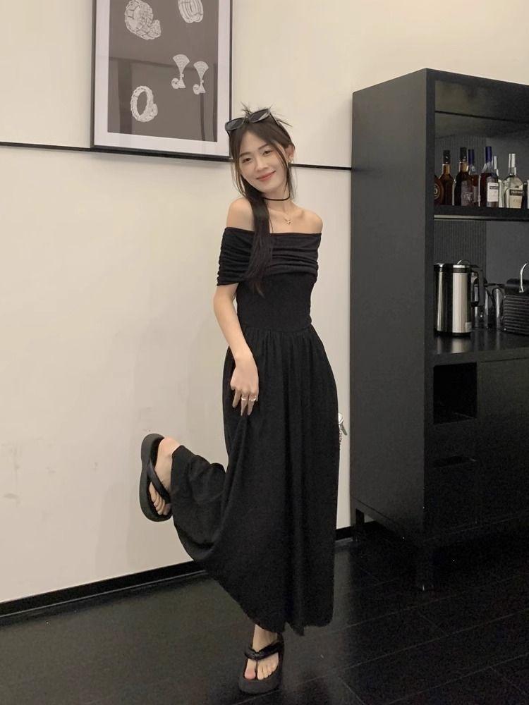Black one-word shoulder dress women's summer 2026 new French temperament sexy waist and thin off-the-shoulder dress