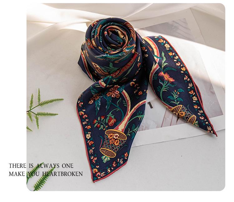 Elegant Women's Versatile Retro Mulberry Silk Scarf: High-End, Warm, and Decorative Shawl