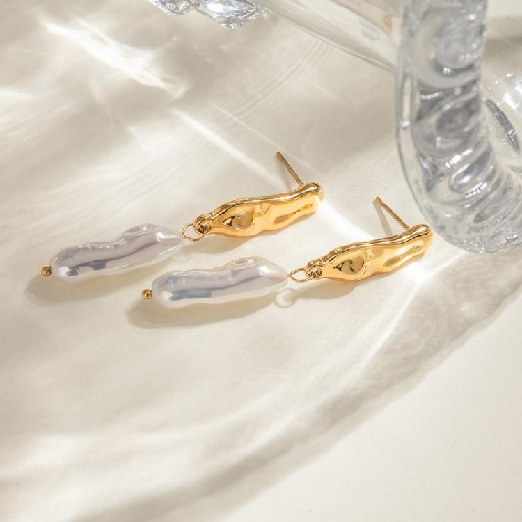 Ohrstecker aus Edelstahl mit unregelmäßigen goldenen geometrischen Anhängern für Geschäftsevents und Zusammenkünfte