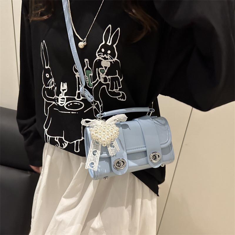 Modern Small Pu Crossbody Bag With Top Flap Closure For Street Fashion Look