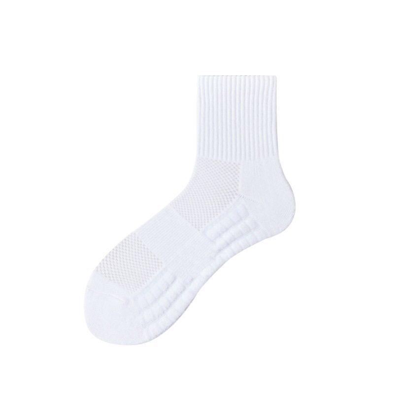 Black & White Solid Sport Socks: Cushioned, Simple, and Versatile for Basketball & Running.