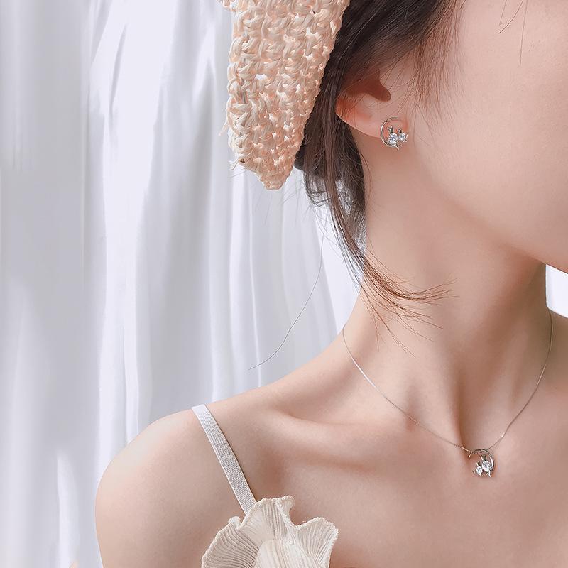 Moon Cat Necklace Female Student Niche Clavicle Chain Female Simple Temperament Clavicle Necklace