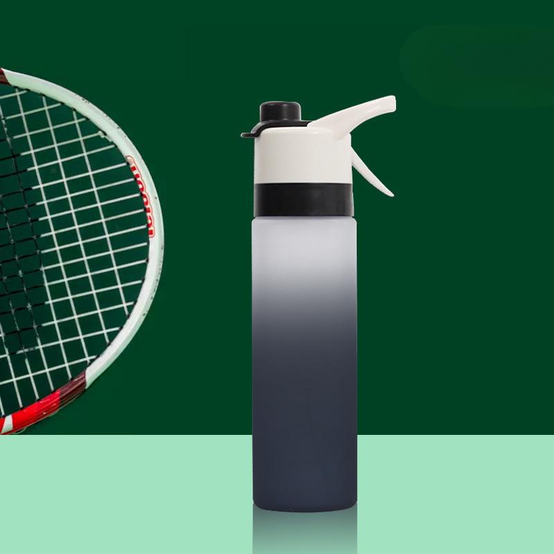 

Новые онлайн-чашки для воды с градиентным распылением знаменитостей, высококачественные чашки для воды для занятий спортом на открытом воздухе для мужчин и женщин, пластиковые стаканчики для спреев для студентов. 650ML чёрный