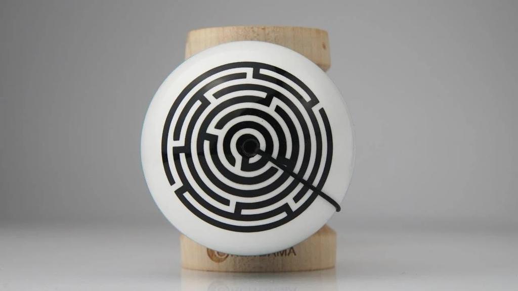 Okendama Kendama seria MAZE kształt ZERO1 farba SHTICK v2 farba Sticky Paint (LABIRYNT 3)
