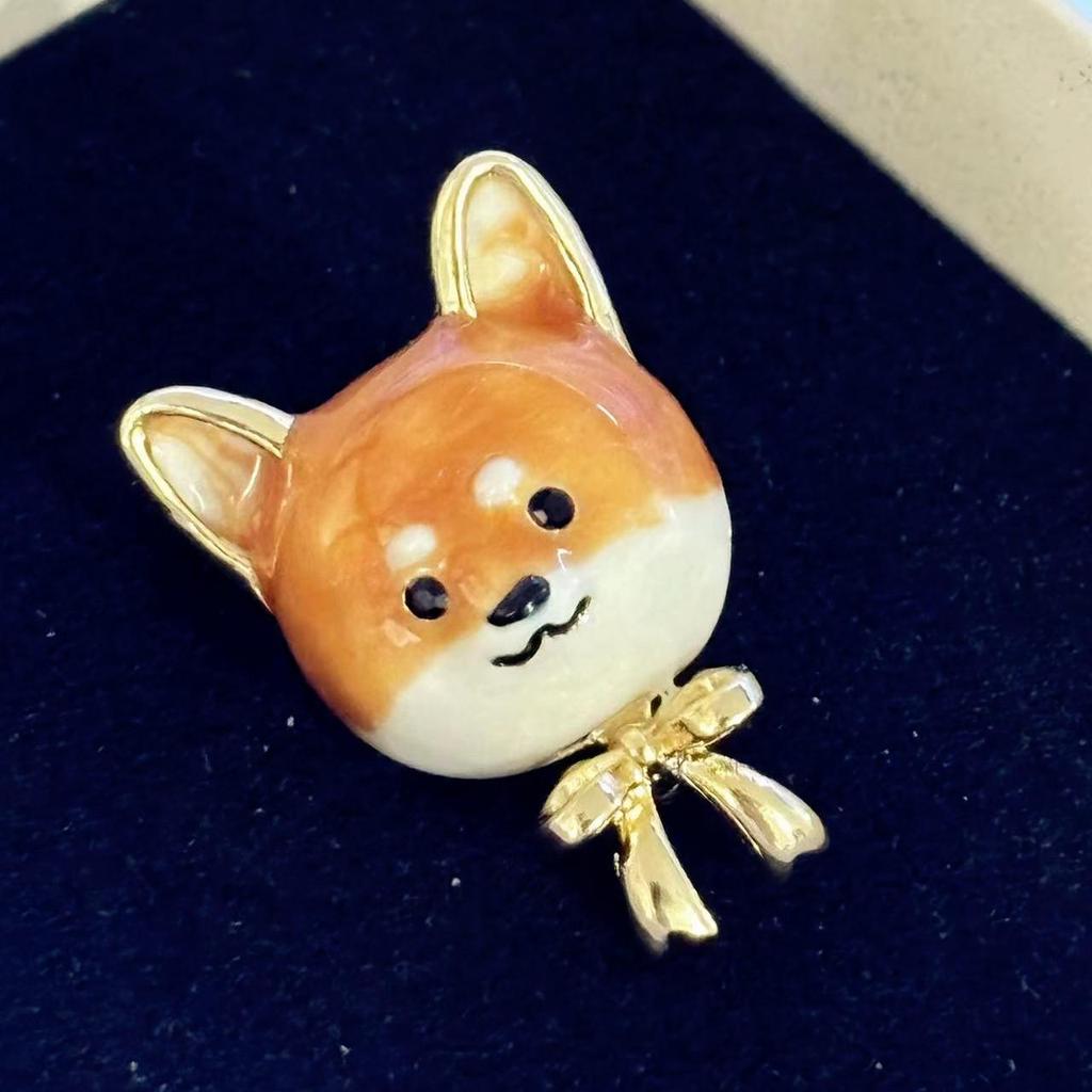 Brož žlutý Shiba Inu pozlacená: Unisex roztomilá zvířátková brož na obleky a doplňky (Sada 24)