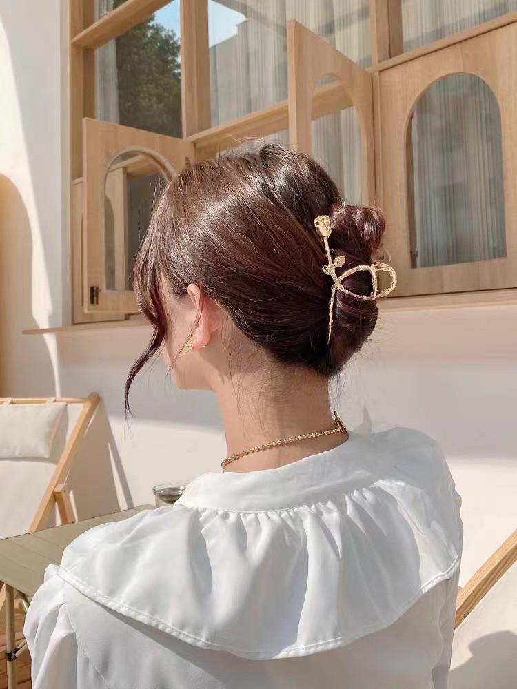 Premium Metal Shark Hair Clip for Women - Large Summer Headdress Hairpin, Unique Design