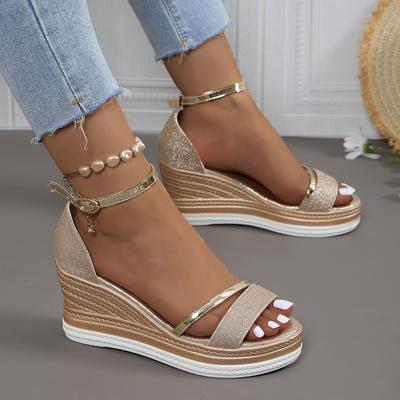 Sandálias Plataforma Fashion Femininas Verão 2024 Nova Moda Casual Sapatos Baixos para Mulheres Salto Alto Biqueira Aberta Plataforma Sandálias Sexy de Designer