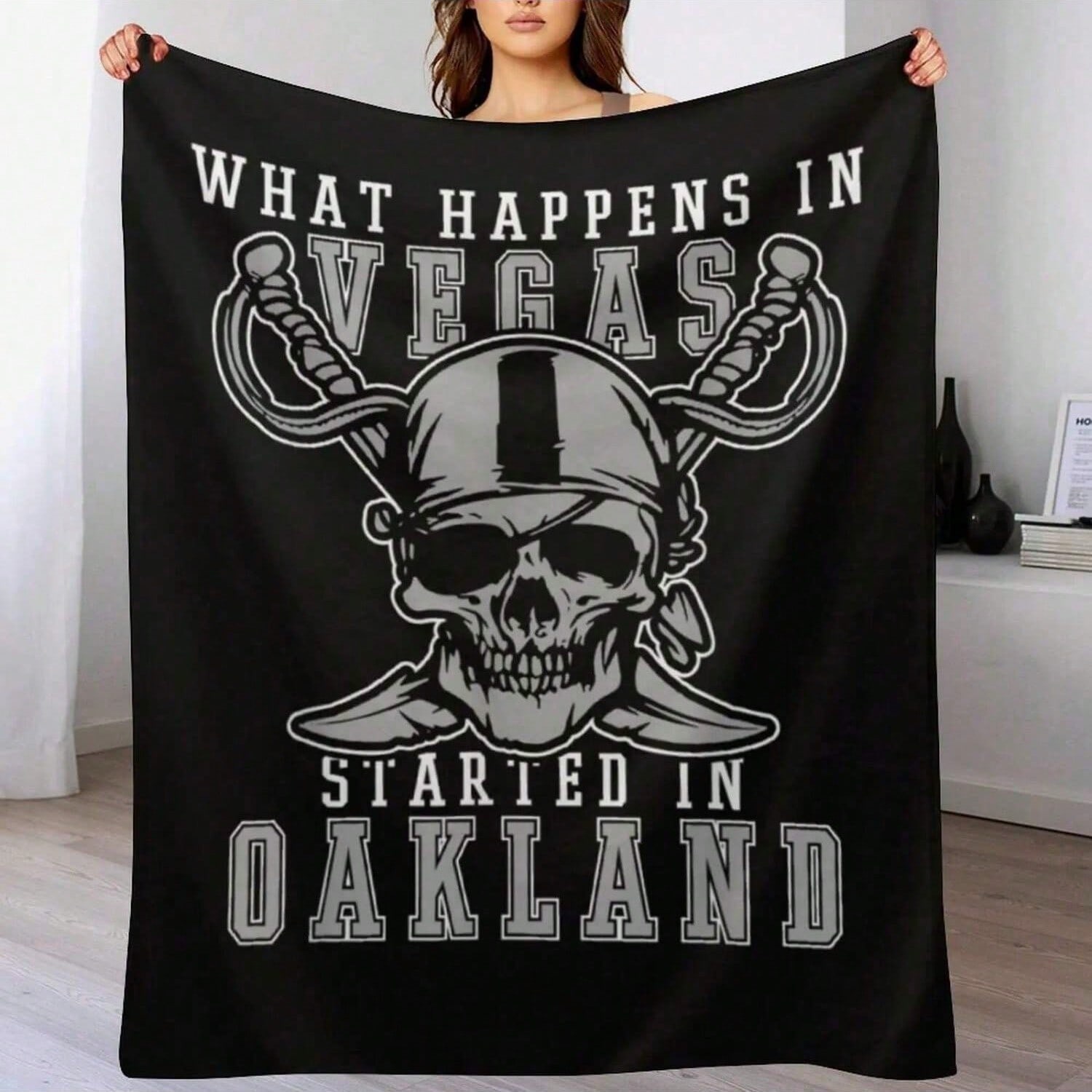 What Happens In Vegas Started In Oakland Football Raider T-Shirt Throw Blanket For Sofa Thin Loose Soft Moving Blankets S разноцветный