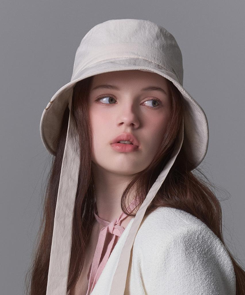 Hwaiteusaenjeu Wide Strap Bonnet Hat Edirn (4 Colors)