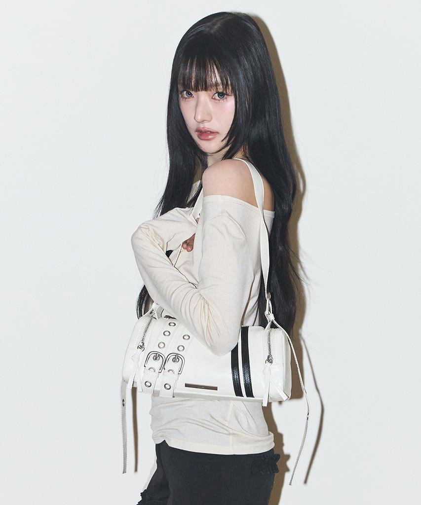 Illigo Line Buckle Cylinder Bag White