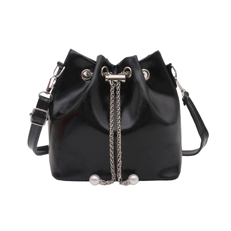 Niche Premium Small Bag Women's New Red Bucket Bag Simple and Fashionable Shoulder Messenger Bag