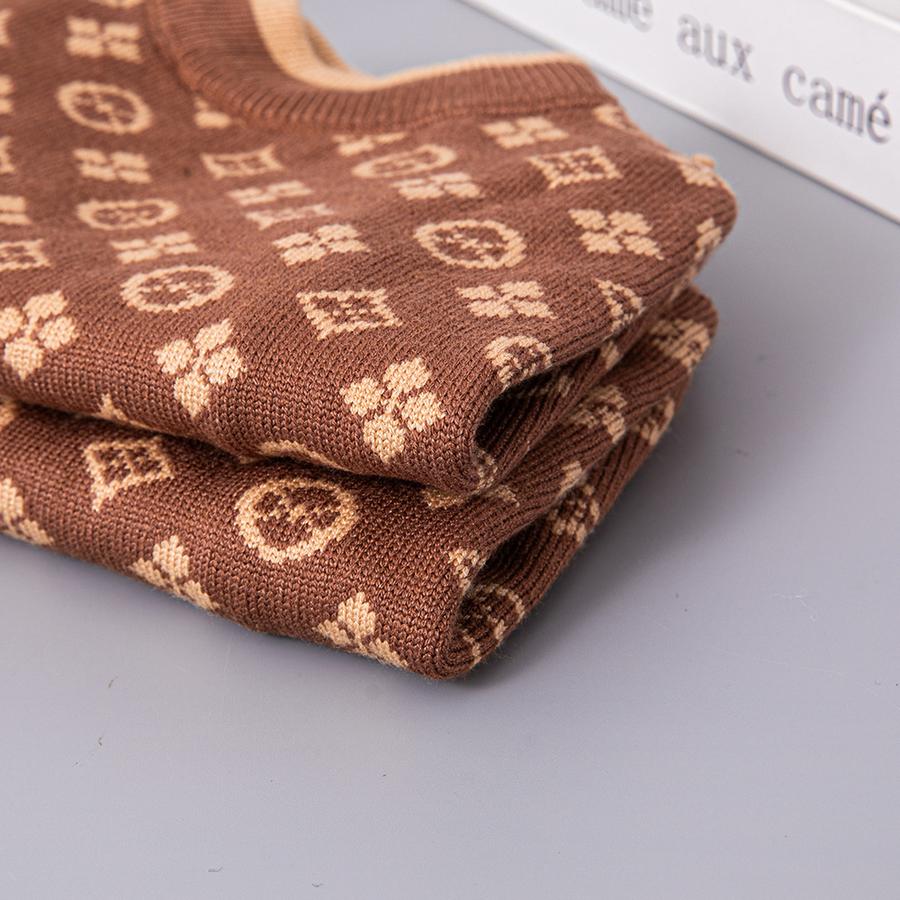 New Luxurious Pet Sweater Winter Fashion Trendy Brand Dog Clothes for Schnauzers and Small Dogs