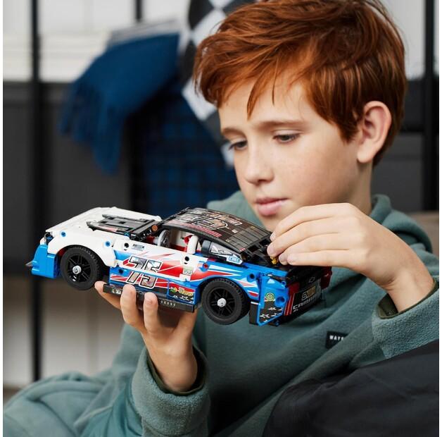 LEGO Technic 42153 Новый Chevrolet Camaro ZL1 из серии NASCAR