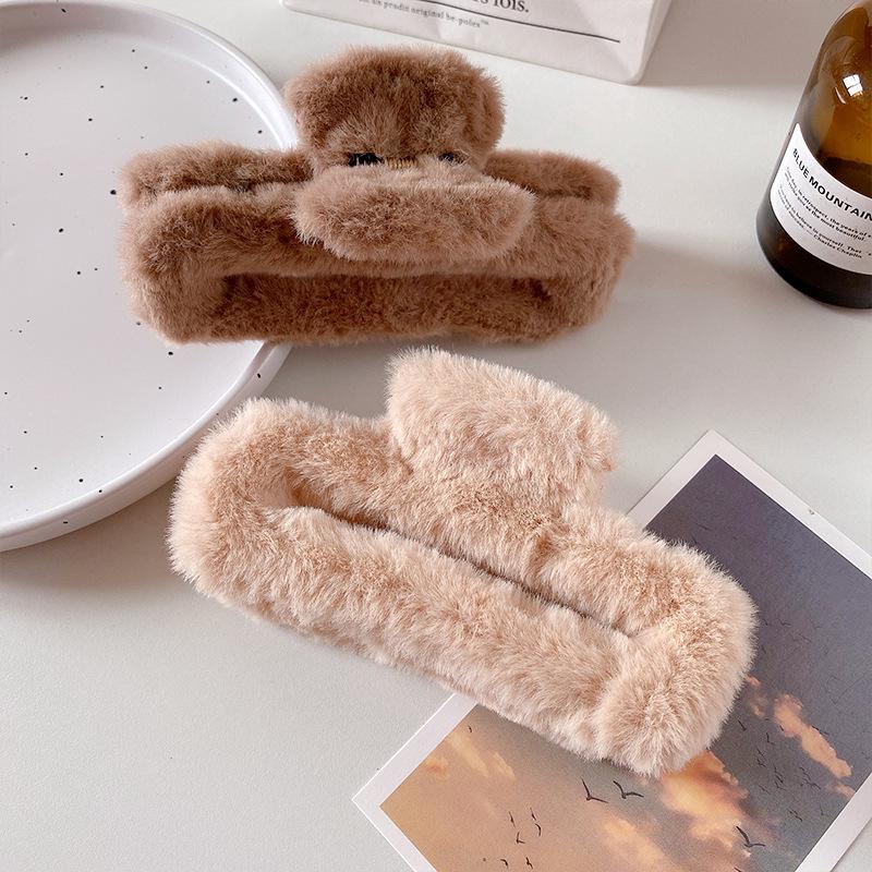 Autumn/Winter High-End Large Plush Claw Clip for Women - Ideal for Thick Hair Updos