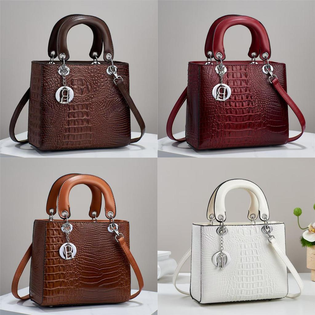Street Style Pu Tote Bag For Women With Diamond Pattern And Inner Pockets Perfect For Daily Use