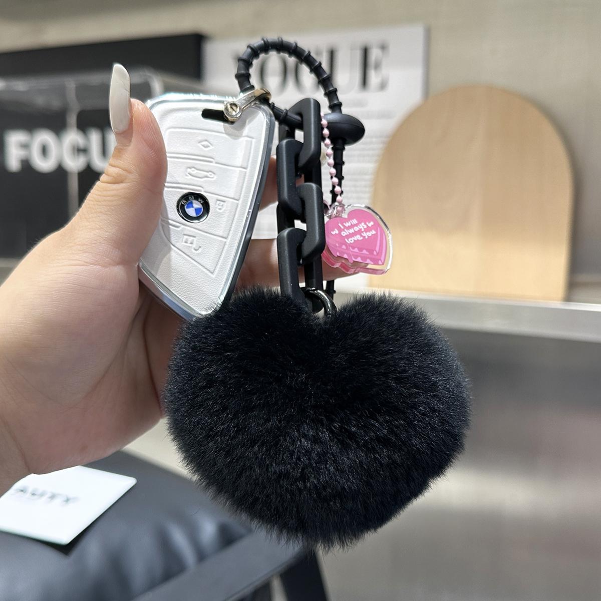 Flauschiger Bommel Plüsch Pfirsich Herz Schlüsselanhänger Niedlich Weiche Herzform Schlüsselanhänger Anhänger Schmuck Schlüsselring Für Frauen Mädchen Tasche Auto Anhänger 7cm schwarz