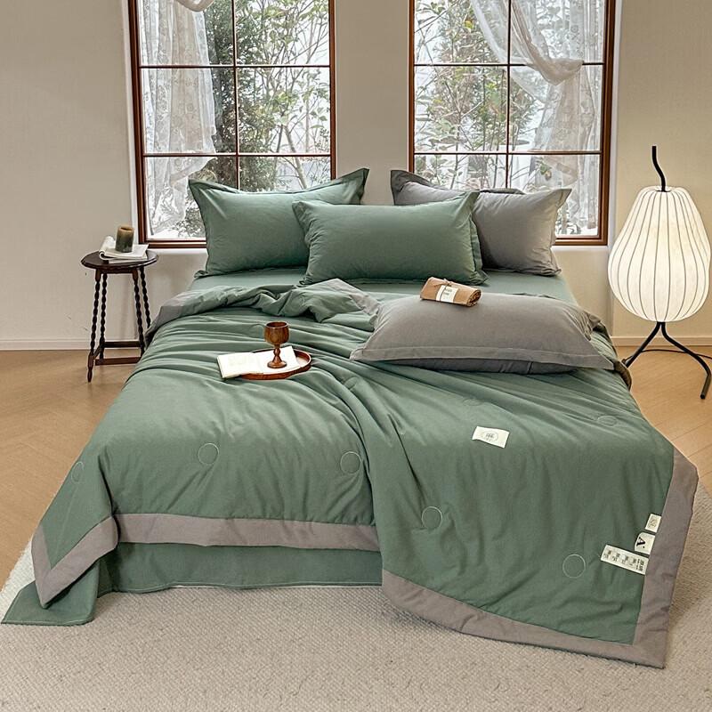 Belle Anna Minimalist Washed Summer Quilt