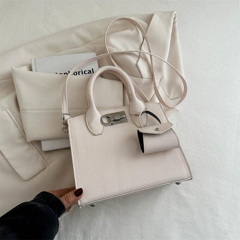Stylish Large Capacity Casual Women's Single Shoulder Bag In Trendy Solid Colors