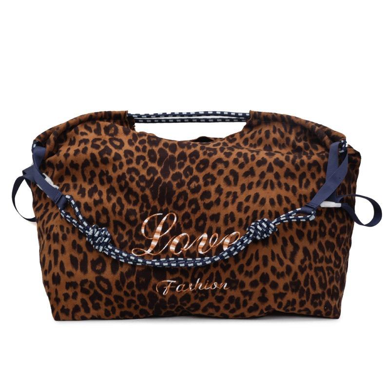 

New retro leopard print armpit bag, messenger bag, large capacity, light and casual shoulder bag, fashionable versatile tote bag. Small бордовий