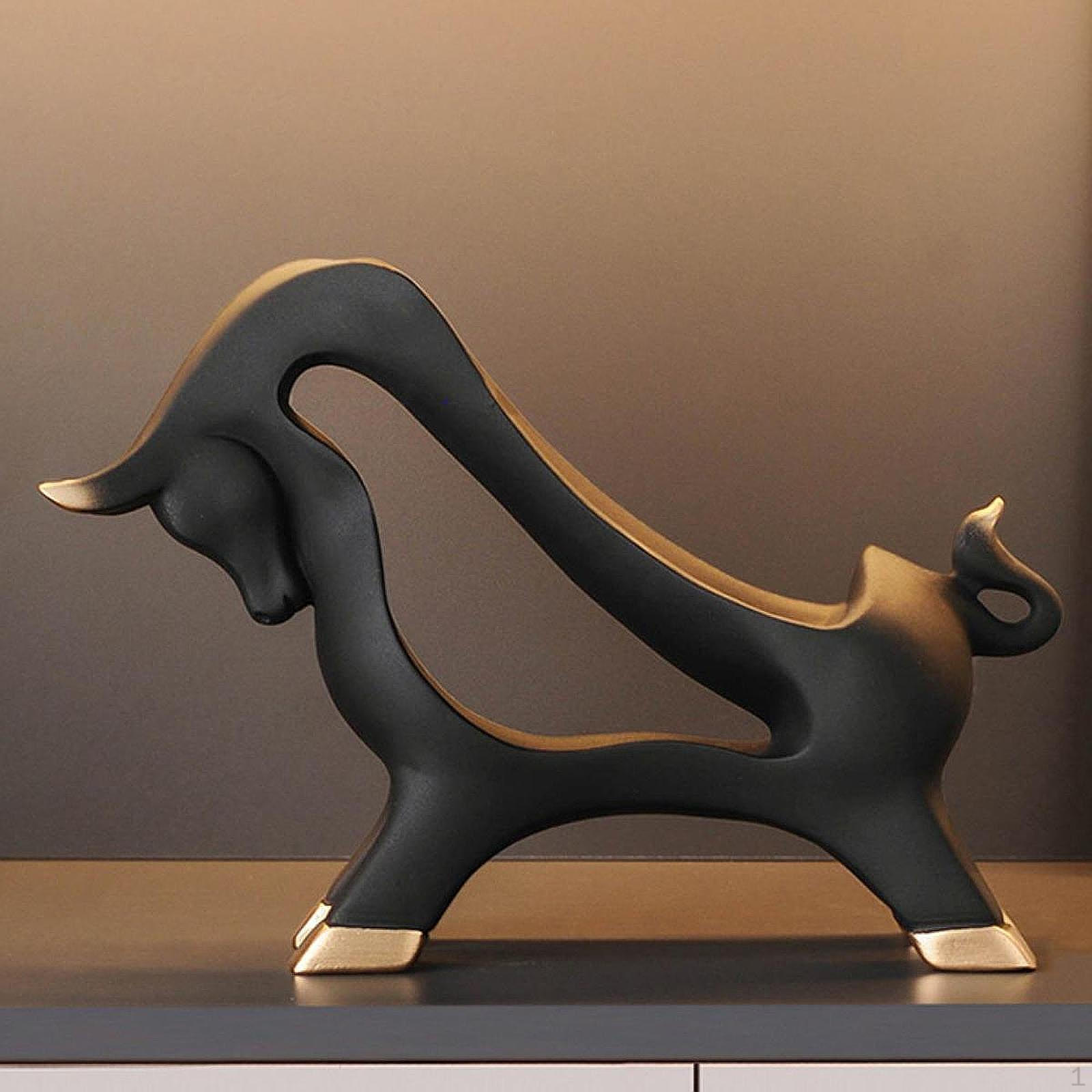 

Стойка Скульптура Коровы Подставка для Бутылок Фигурка Настольное Украшение для Прихожей Обеденного Стола Гостиной чёрный