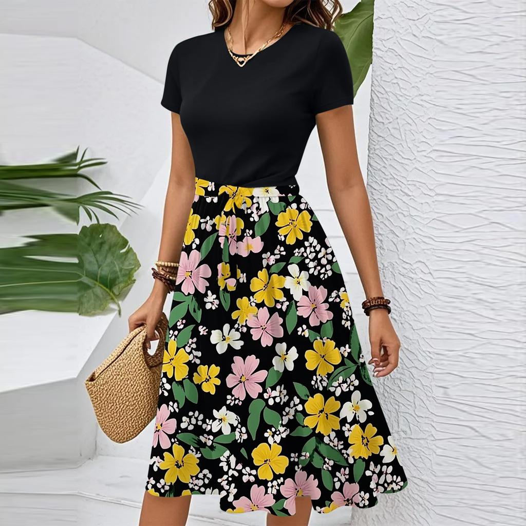 Damekleskjole med belte, avslappet mote, blomsterprint, korte ermer, rund hals, elegant