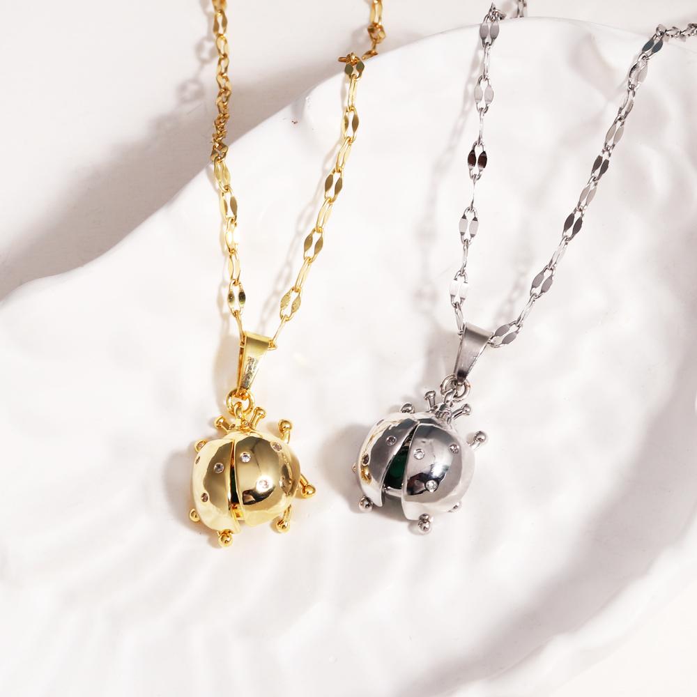 Collane Pendenti Coccinella in Acciaio Inossidabile Color Oro per Donne Moda Zircone Colorato Charm Collana Animale Gioielli Femminili