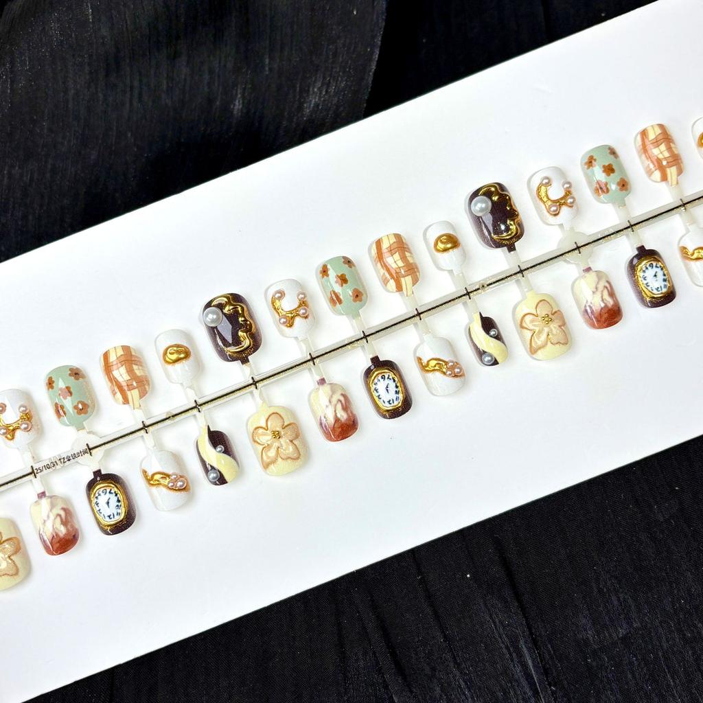 Press-on-Nägel Wiederverwendbare Falsche Nägel mit Designs Wiederverwendbare Falschnägel Press-ons Glänzend Full Cover Acryl-Klebenägel Aufklebenägel für Frauen