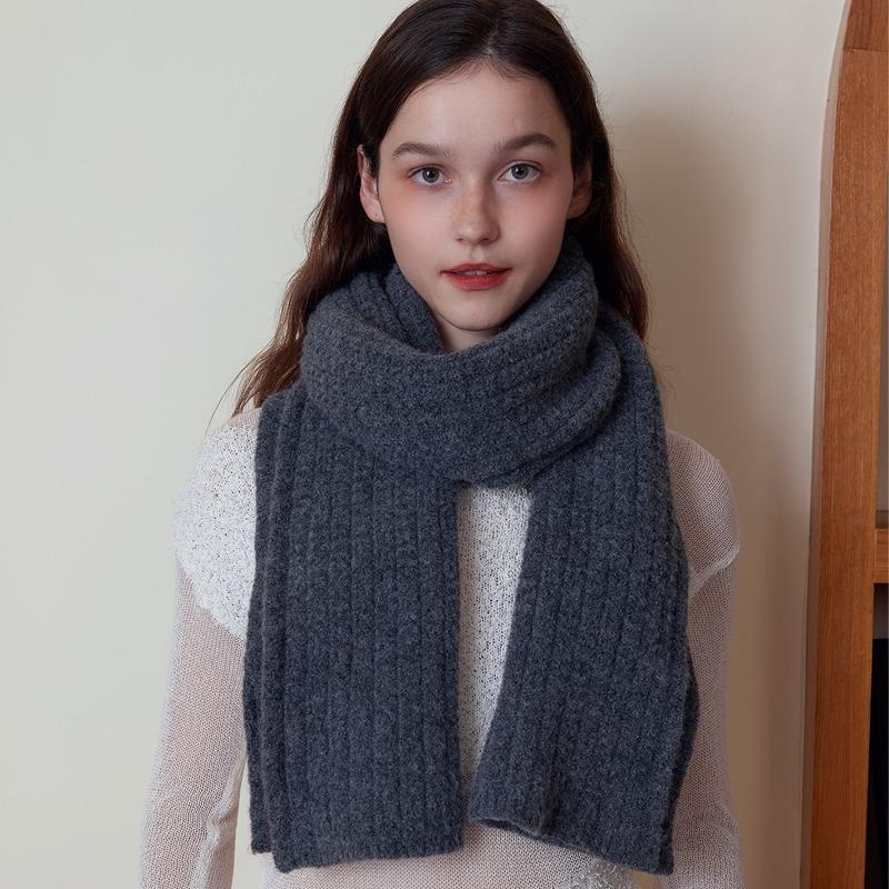 Wool solid color knitted scarf for men and women in winter British retro warm thickened college style couple wool scarf