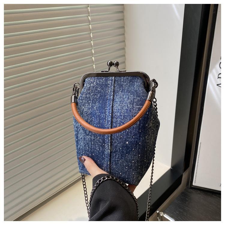 2025 new denim literary large-capacity chain lock vertical portable messenger mobile phone bag