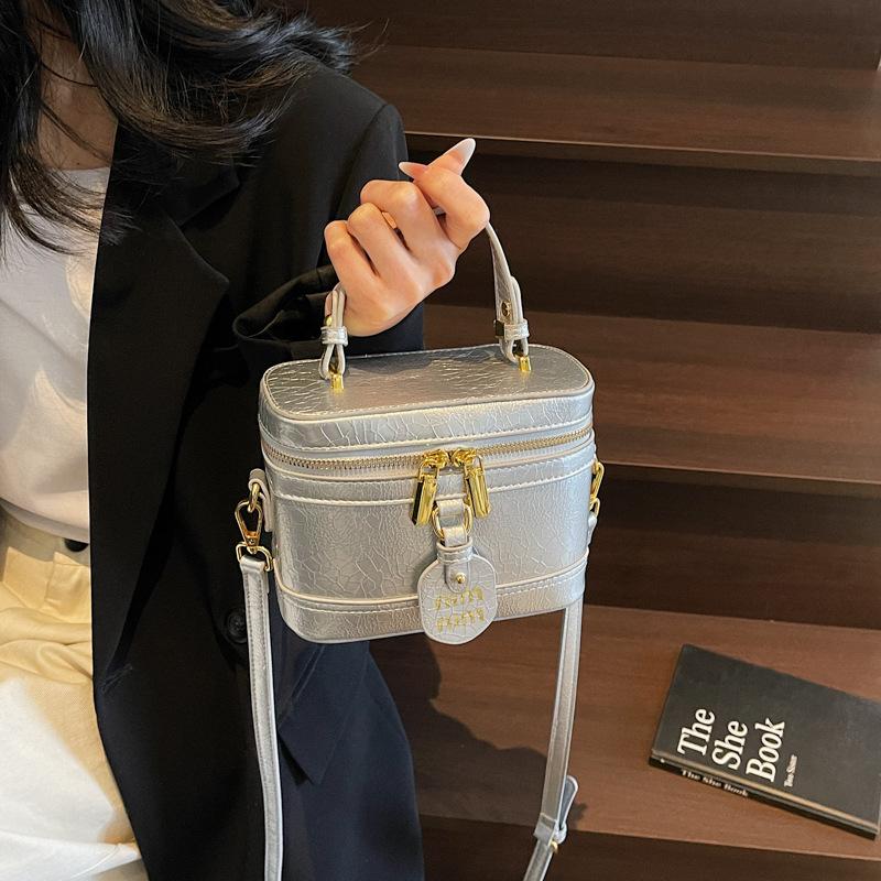 New Fashionable Portable Box Bag Women's Versatile Explosive Commuter Shoulder Messenger Bag