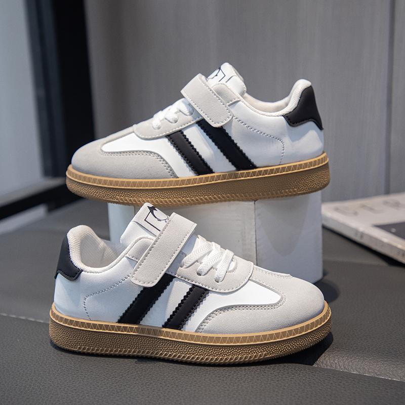 Mode Lätta Barn Skateskor Nya Vår Pojkar Halkfria Sportskor Andningsbara Tränings Löpning Mode Sneakers