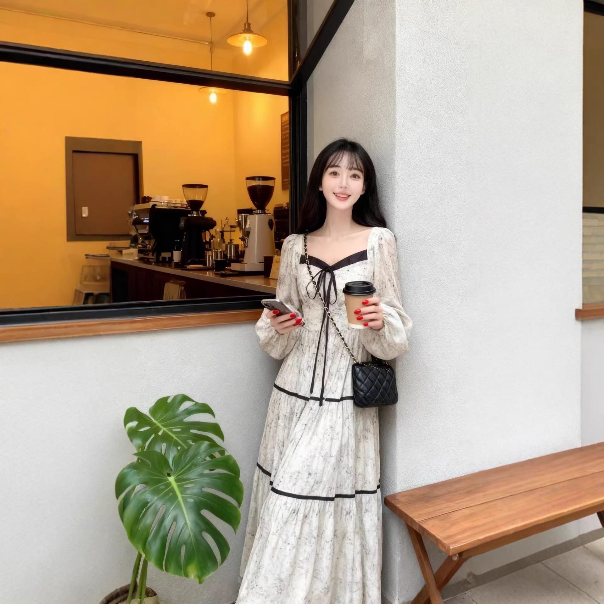 

Женское квадратное платье-миди в цветочек: Французский стиль для отпуска Весна/Лето 2025 XXL грязно-белый