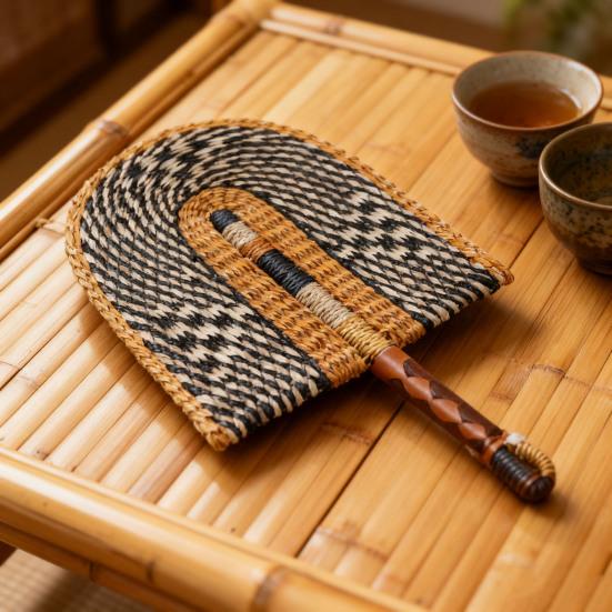 Handmade Straw Weaving Fan Natural Sea Grass Raffia Fan with Long