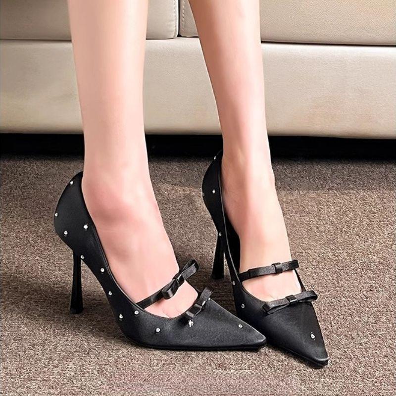 Internet celebrity one-word buckle belt pointed black single shoes women's low-top foreign style retro British style high heels