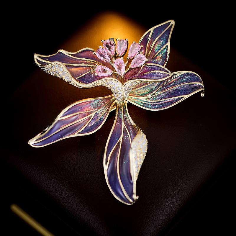High-end Women's Delicate Corsage Design Pin Suit Coat Decoration French Iris Brooch
