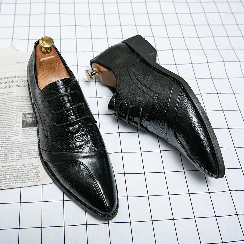 Fashion High Quality Low Heeled Lace Up Brown Chelsea Mens Boots Business Leather Men Designer 2025 Fashion Casual Pointed Cowboy Boots