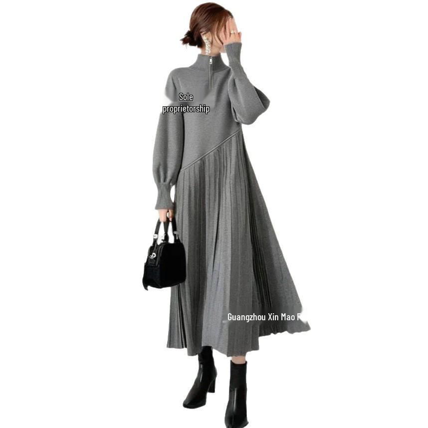Auf Lager: 2025 Herbst/Winter Hoher Hals Patchwork Akkordeonfalten Langes Graues Pulloverkleid