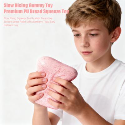 Langsam aufsteigendes Quetschspielzeug Realistische brotähnliche Textur Stressabbau Weich Erdbeertoast Langsam zurückfederndes Spielzeug