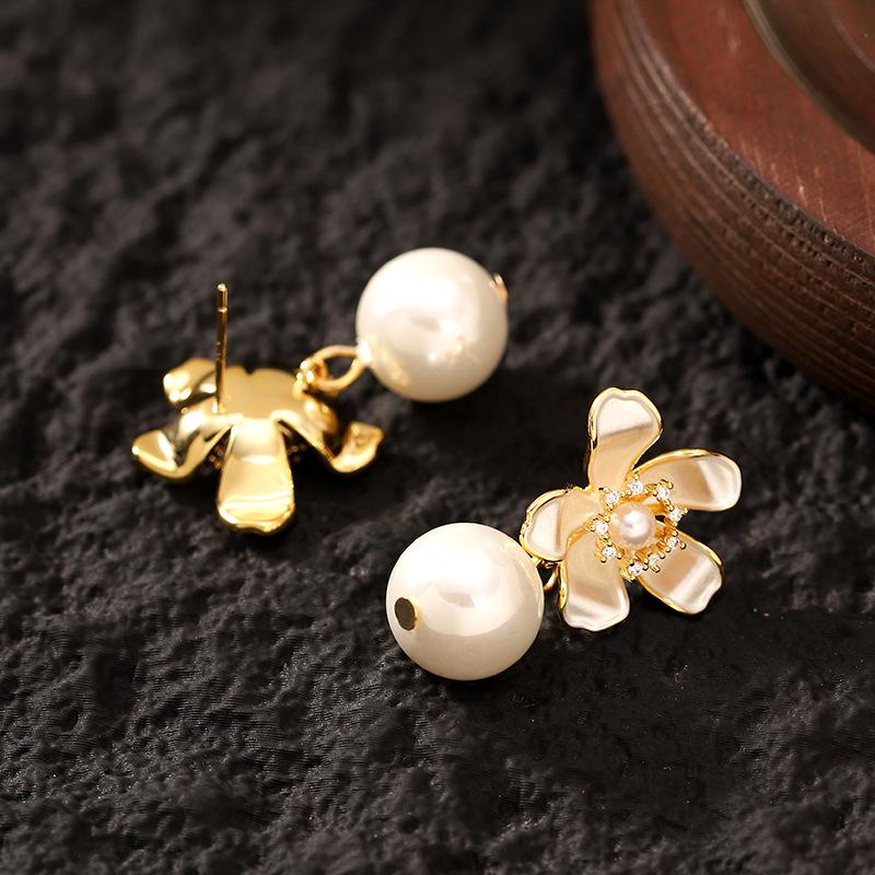 Fashion Exquisite Simple Holiday Style Flower Pearl Earrings Summer Light Luxury Simple High Sense Fairy Earrings